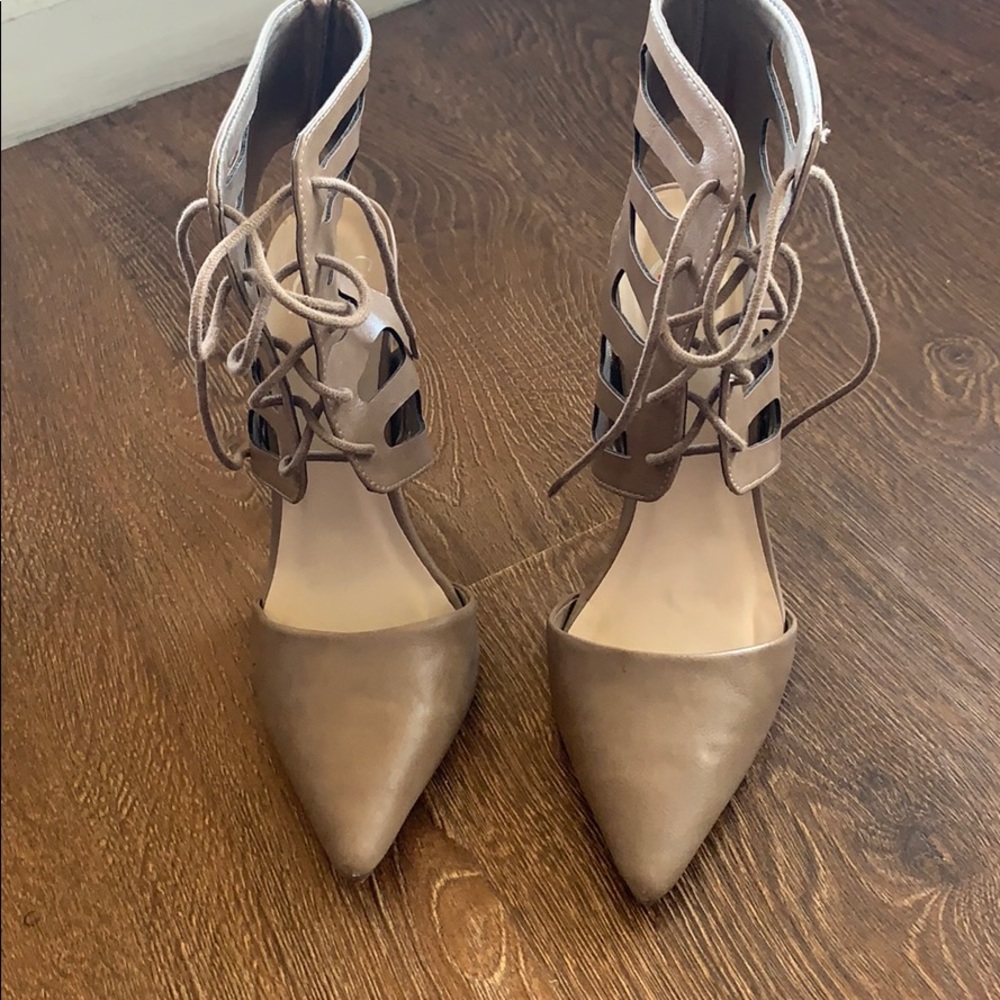 Shoes - Picture 3 of 4
